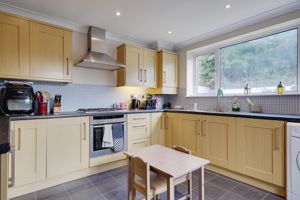 Kitchen/Breakfast Room- click for photo gallery
